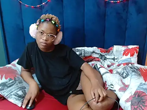 HotCreamyTea webcam