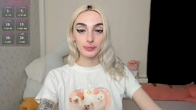 succubantra live cam on StripChat