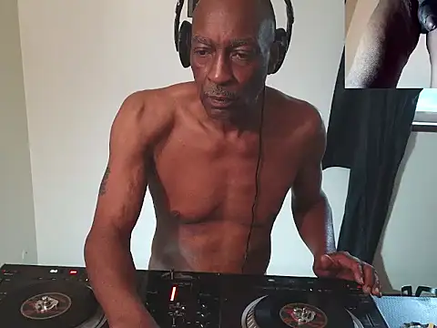 longdick4you8686 (M grandpa) - Tip DJ
