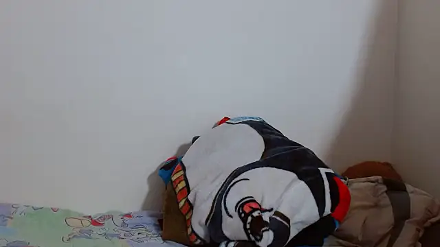 sweet_scarlett_ (F teen) - in doggy position open ass