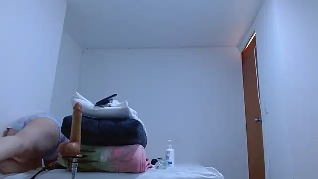 isabel_24_gil live cam