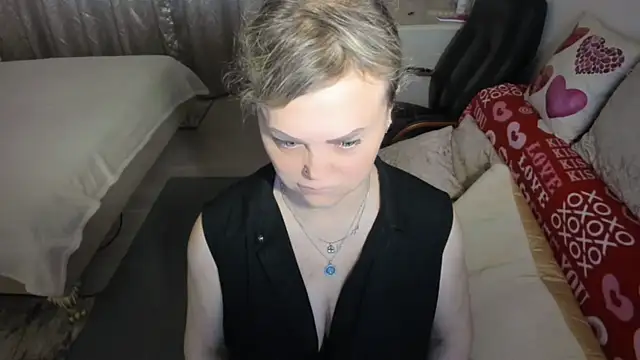 MildMature webcam