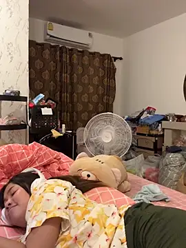 Ponthip webcam