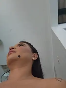 Pretty_Julieta webcam
