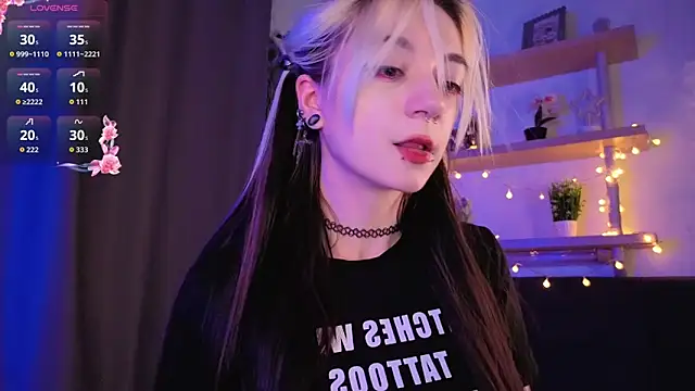 tristaroht (F young) - Love to slowly take off my Top