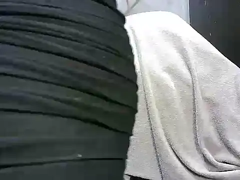 SquirtSellene18 webcam