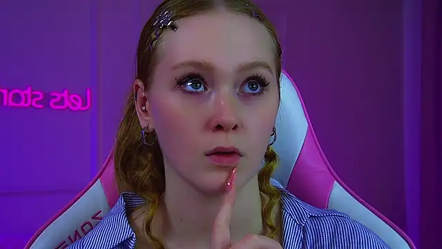 AgataFoxley webcam