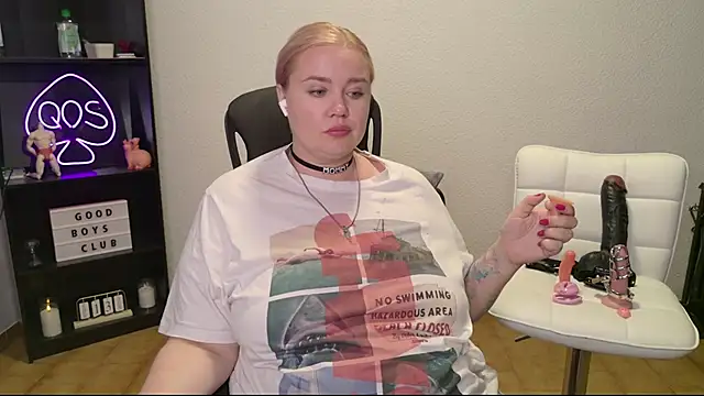 MargotGrey webcam