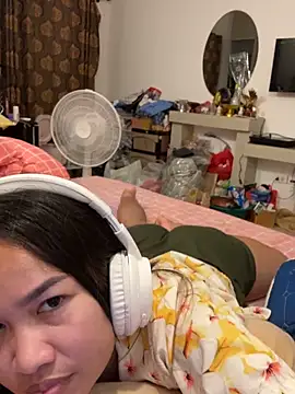 Ponthip webcam
