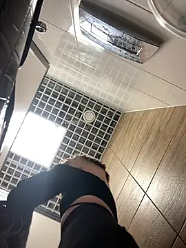 KrisMagnoly live cam on StripChat