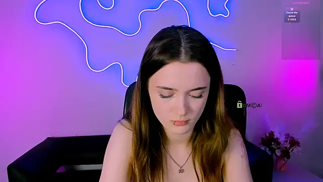 liana_kisses webcam