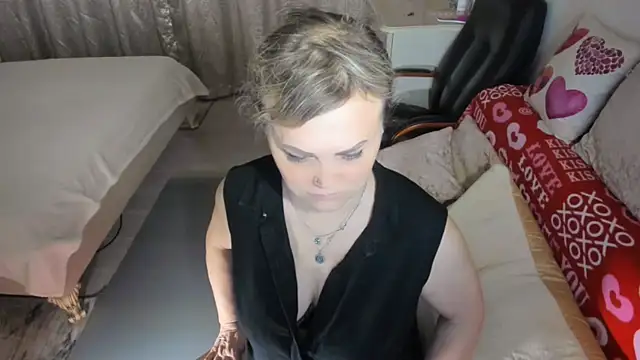 MildMature webcam