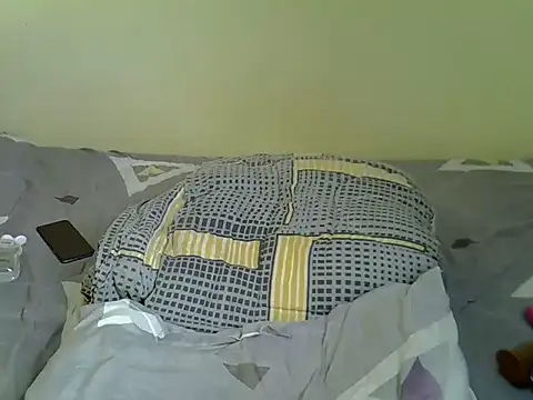 Pearl_petite webcam