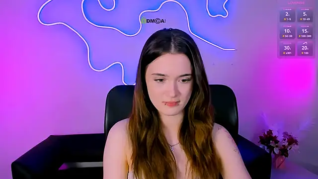 liana_kisses webcam