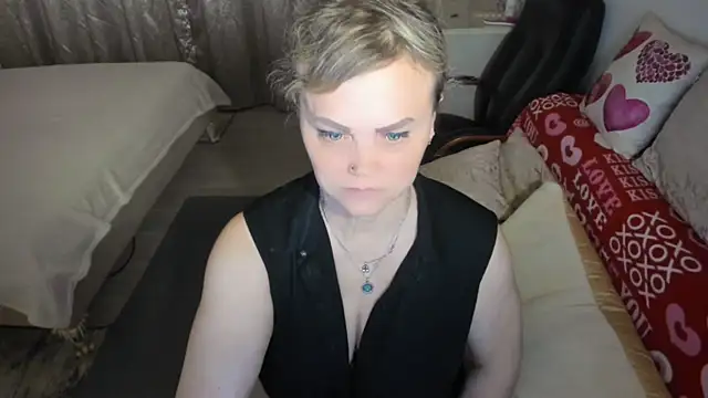 MildMature webcam