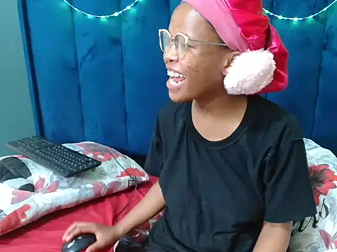 HotCreamyTea webcam