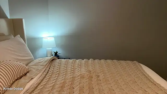 AlyssaDodge webcam