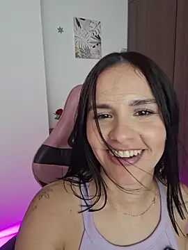heyshaa (F young) - Use any fingers you want in my ass