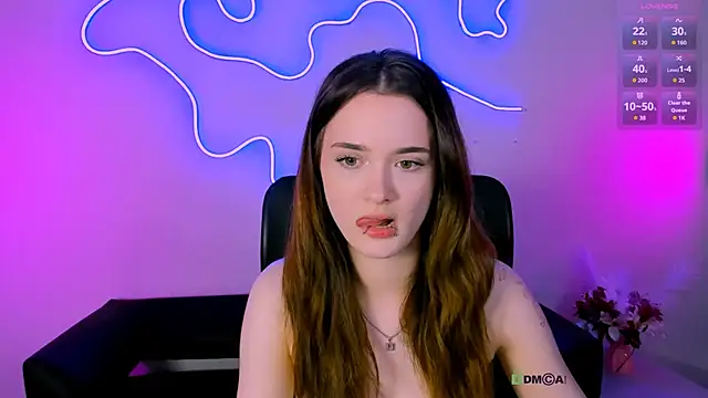 liana_kisses (F teen) - show tits