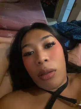 hugecock_tamira live cam on StripChat