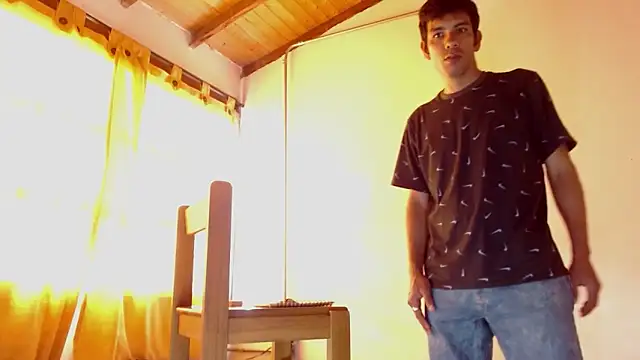 JohanyLatino webcam