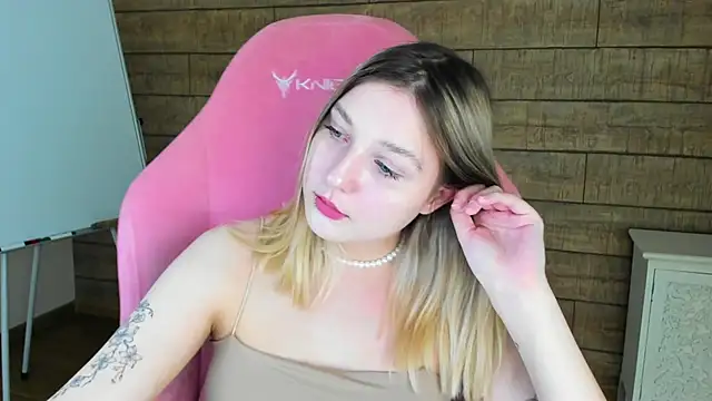 TinnaBurton webcam