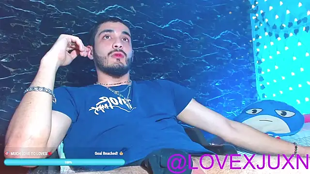 LovexJuxn8 webcam
