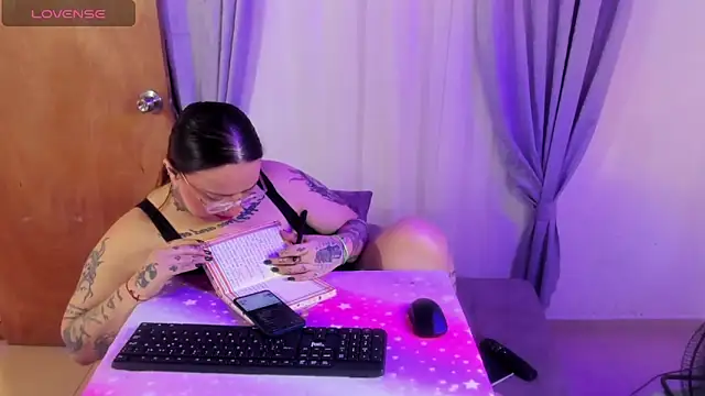 MiaYMolly webcam