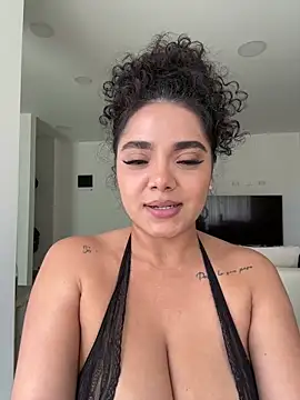Curlyierr webcam