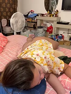 Ponthip live cam on StripChat