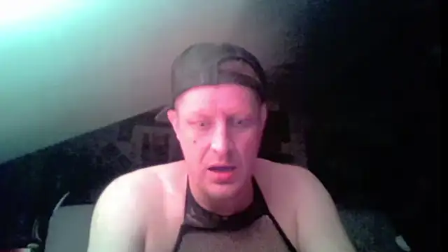 Bigthroaterboy webcam