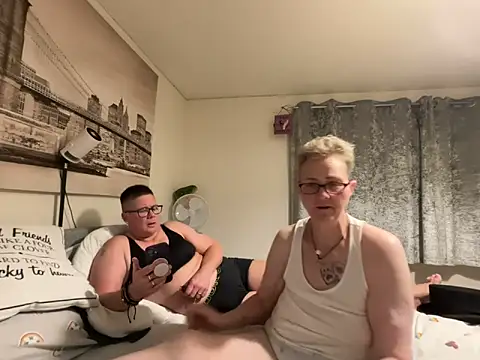 Curvy-Jinx webcam