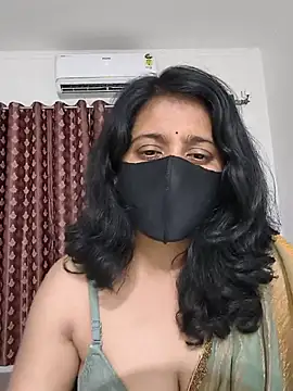 Cute-Maanvi webcam