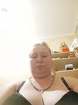 KiraStanton webcam