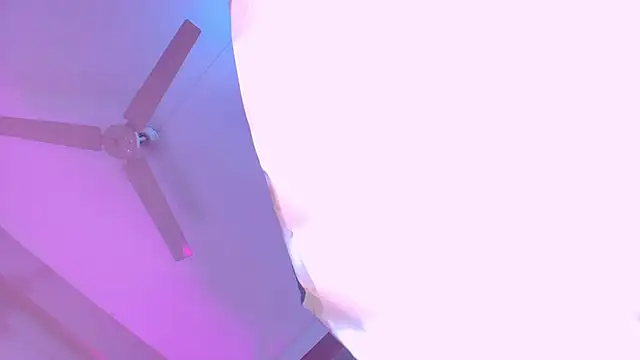 AliceThompsonn_ webcam