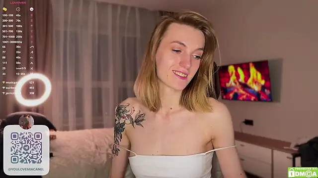 MiaKomoi webcam