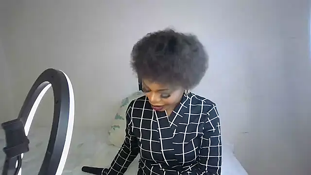 COCO__JUICY webcam