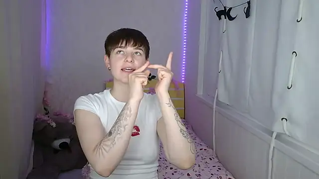 EmyHills webcam
