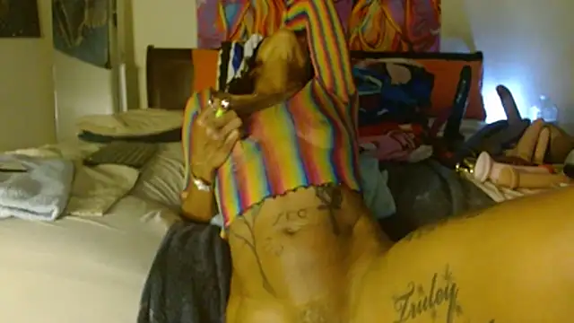 EnticingAaliyah webcam
