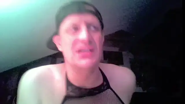 Bigthroaterboy webcam