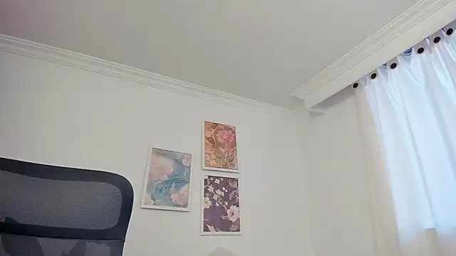 canelleGarces webcam