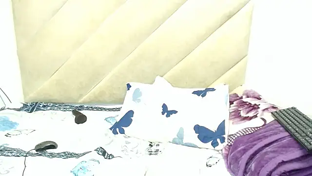 XXBUBBLYBARBIEXX webcam