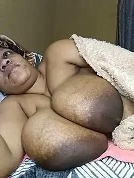 HappygalTheQueen webcam
