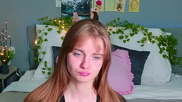 ElfieWhite webcam