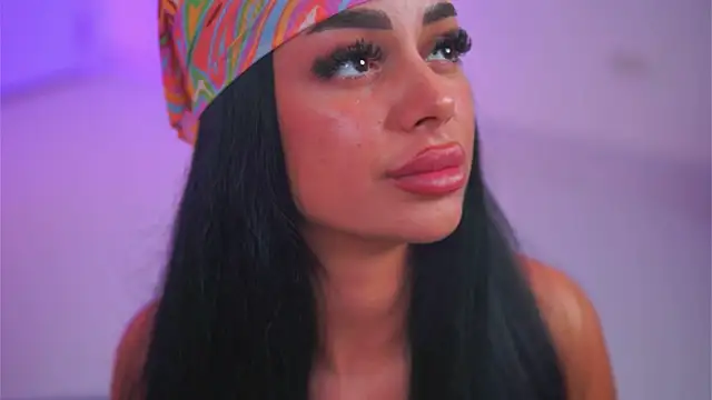 LatinaMorene webcam