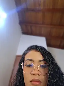 Alondra1810 webcam