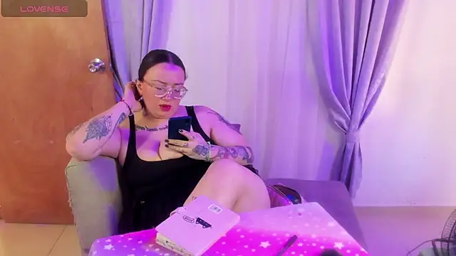 MiaYMolly webcam