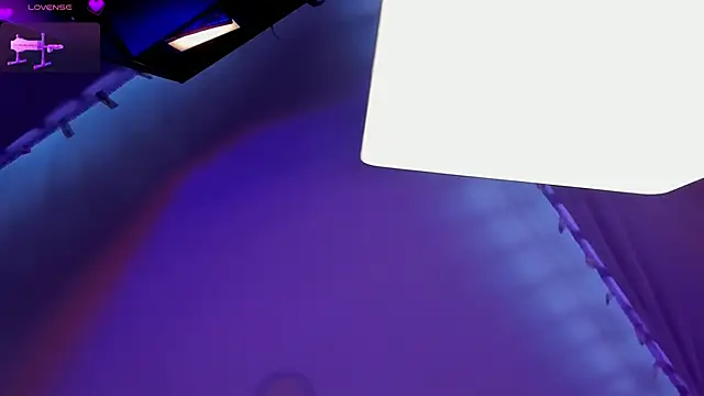 LilyRobertts webcam