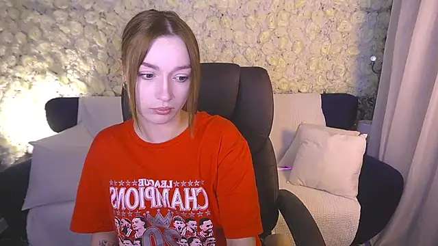 LizzaMoonn webcam