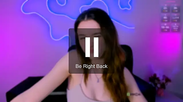 liana_kisses (F teen) - show tits